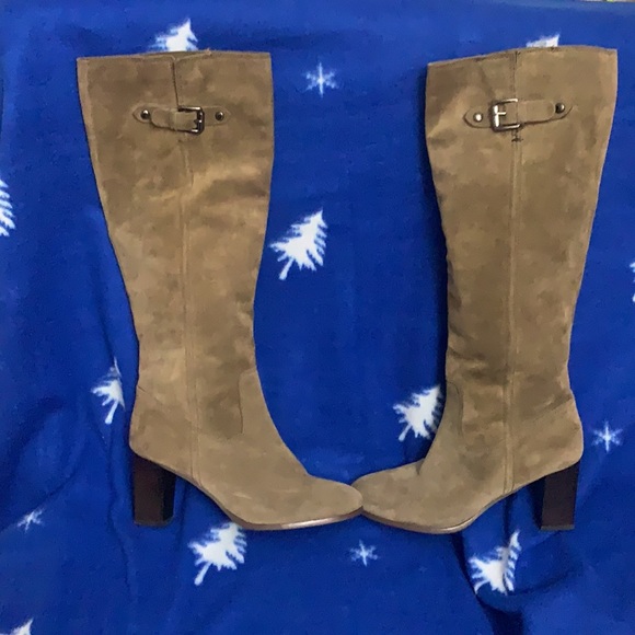 Tan Suede Michael Korrs Boots - Picture 2 of 6